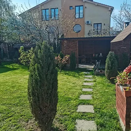 Vila Dan إيفوري نورد